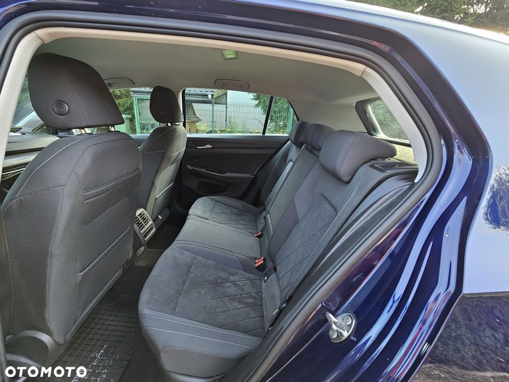 Volkswagen Golf 1.5 eTSI Style DSG - 23