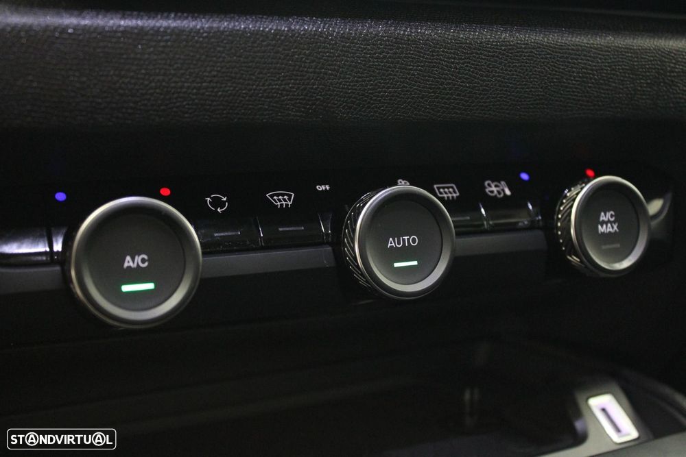 Citroën C4 X 1.2 PureTech Max EAT8 - 24