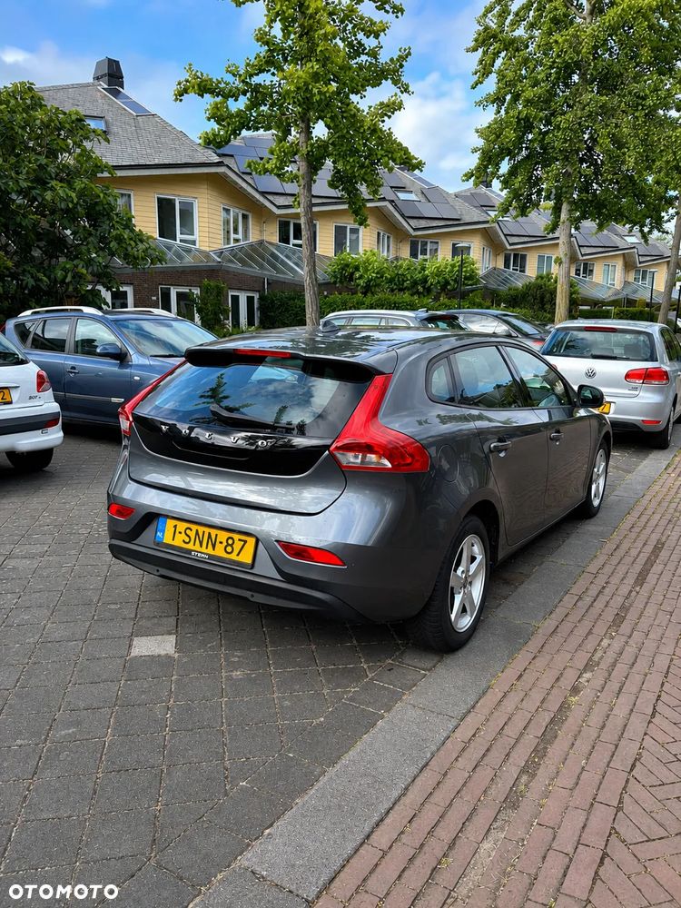 Volvo V40 D2 - 4