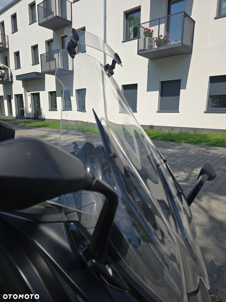 Kymco AK 550 - 10