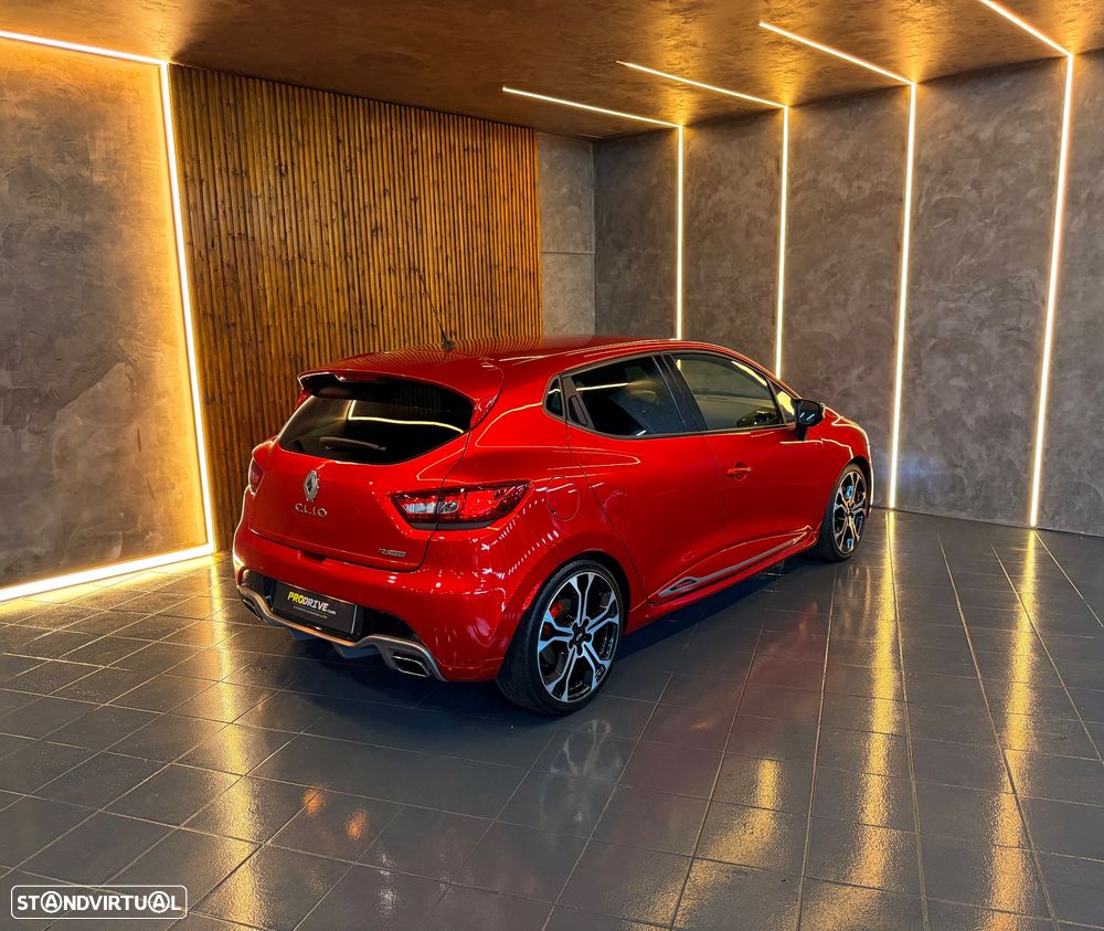 Renault Clio TCe 220 EDC R.S. Trophy - 6