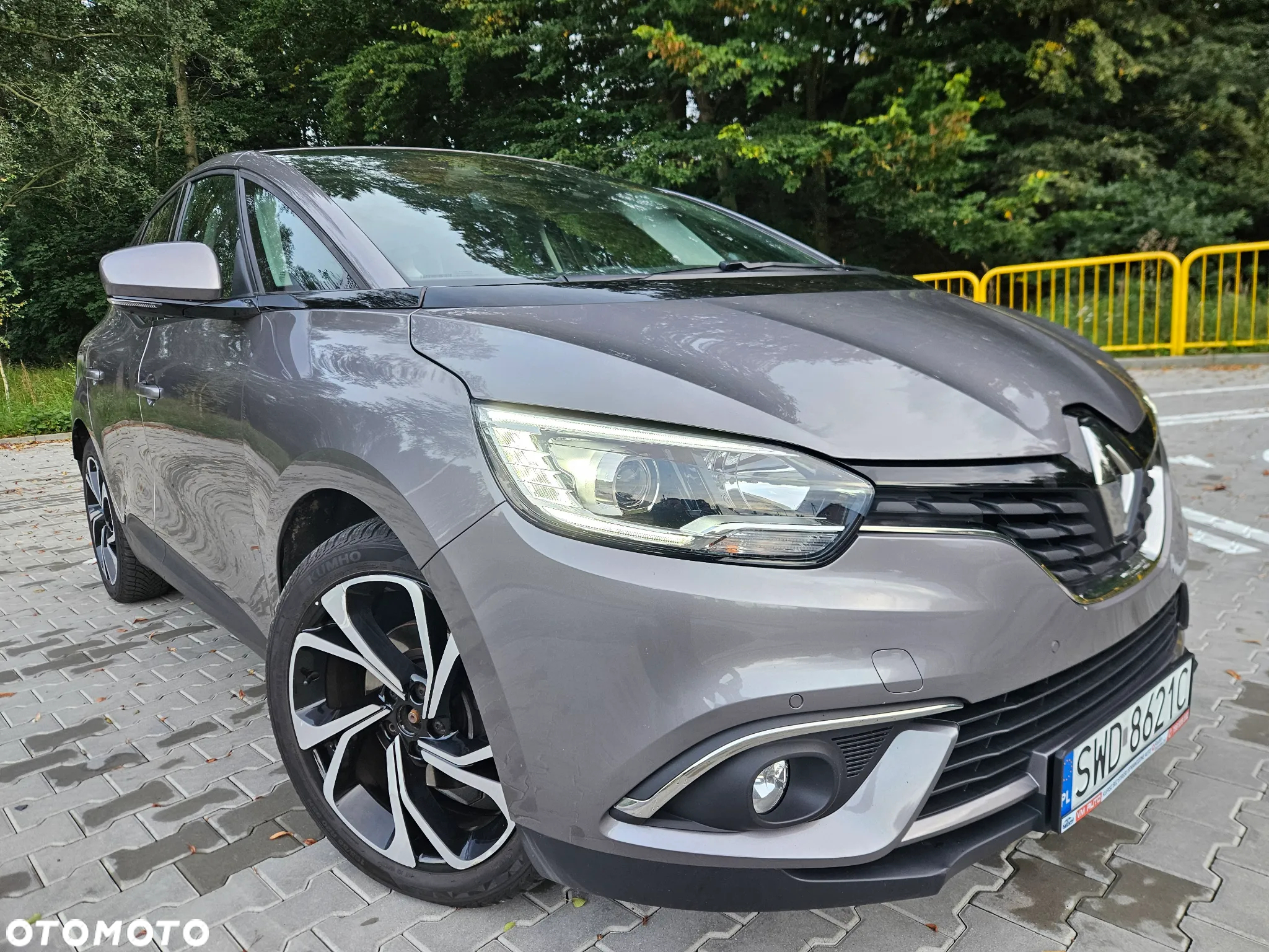 Renault Scenic 1.3 TCe FAP Zen - 22