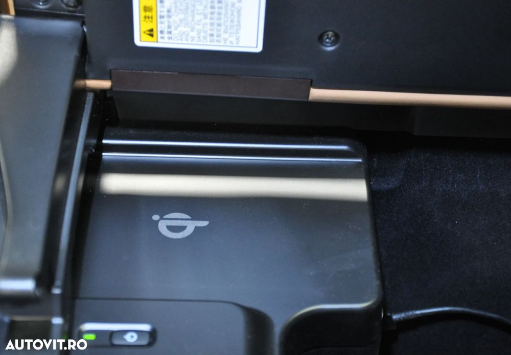 Lexus Seria ES 300h 2.5 TNGA HV 25H- 4X2 CVT Luxury Tech - 21