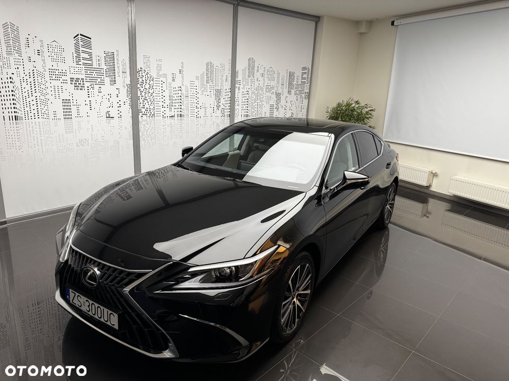 Lexus ES 300h Business Edition - 4