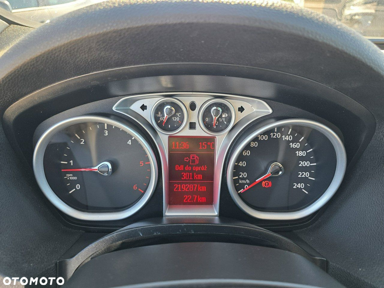 Ford Kuga 2.0 TDCi 2x4 Titanium - 16