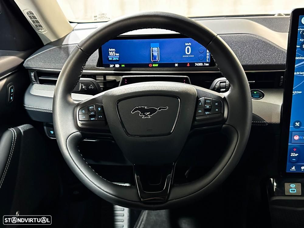 Ford Mustang Mach-E Premium AWD - 23