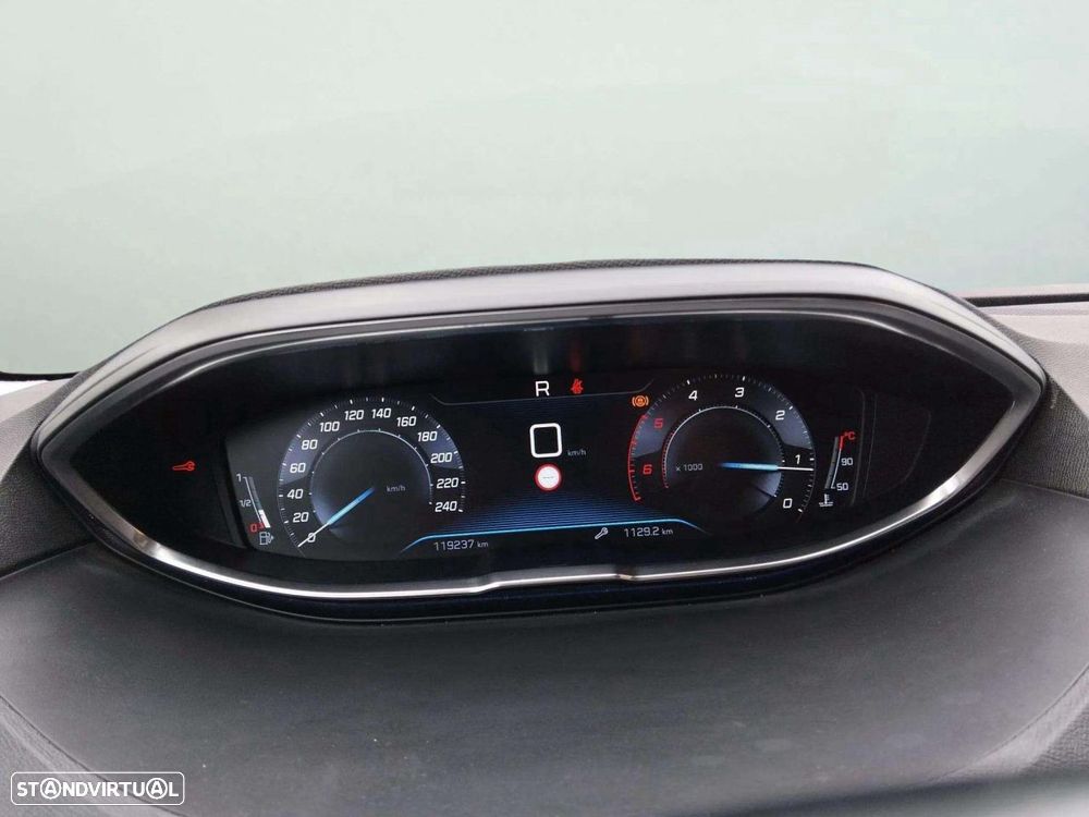 Peugeot 5008 1.5 BlueHDi Allure EAT8 - 13