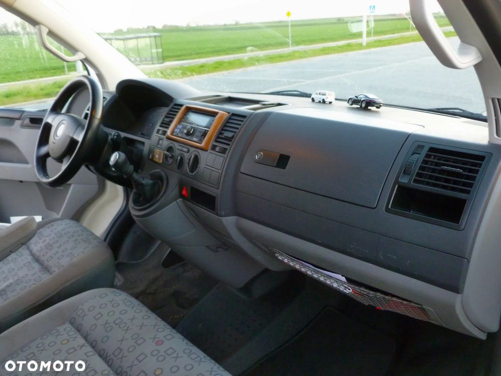 Volkswagen Transporter - 25