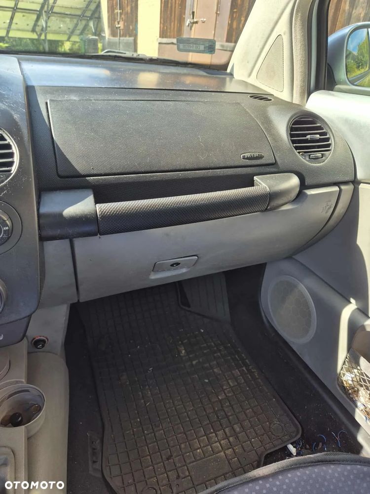 Volkswagen New Beetle 1.8T - 13