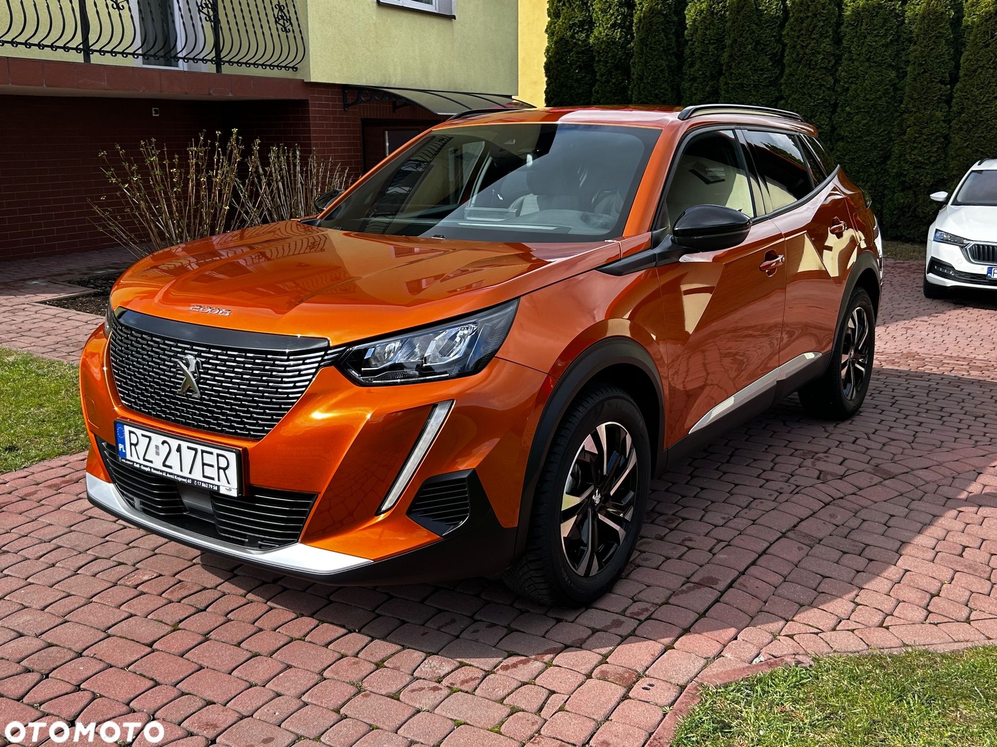 Peugeot 2008 1.2 PureTech Allure S&S EAT8 - 1