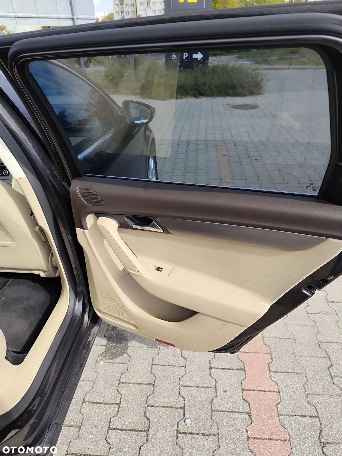 Volkswagen Passat 1.6 TDI DPF BlueMot Comfortline - 15