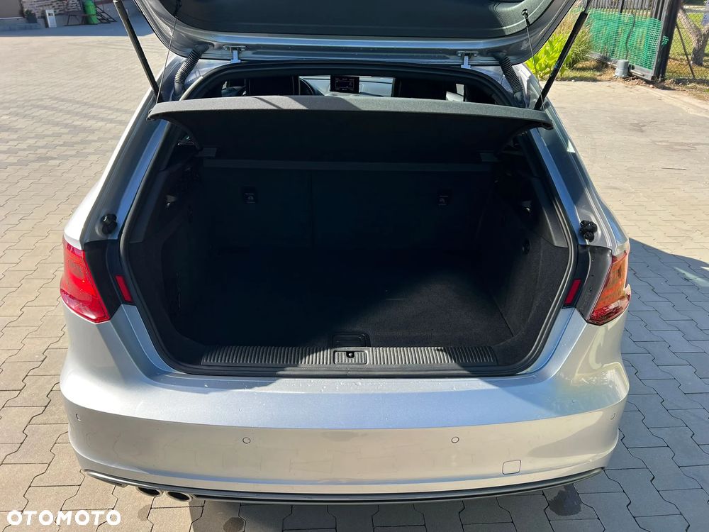 Audi A3 Sportback 2.0 TDI (clean diesel) quattro S tronic S line Sportpaket - 11