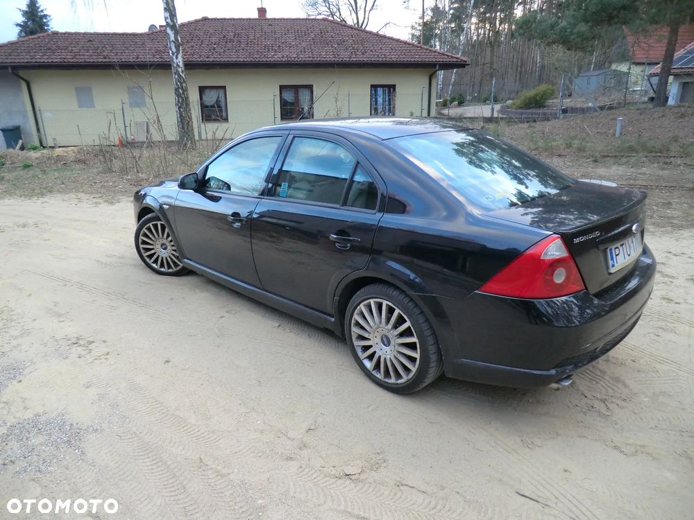 Ford Mondeo V6 ST 220 - 2