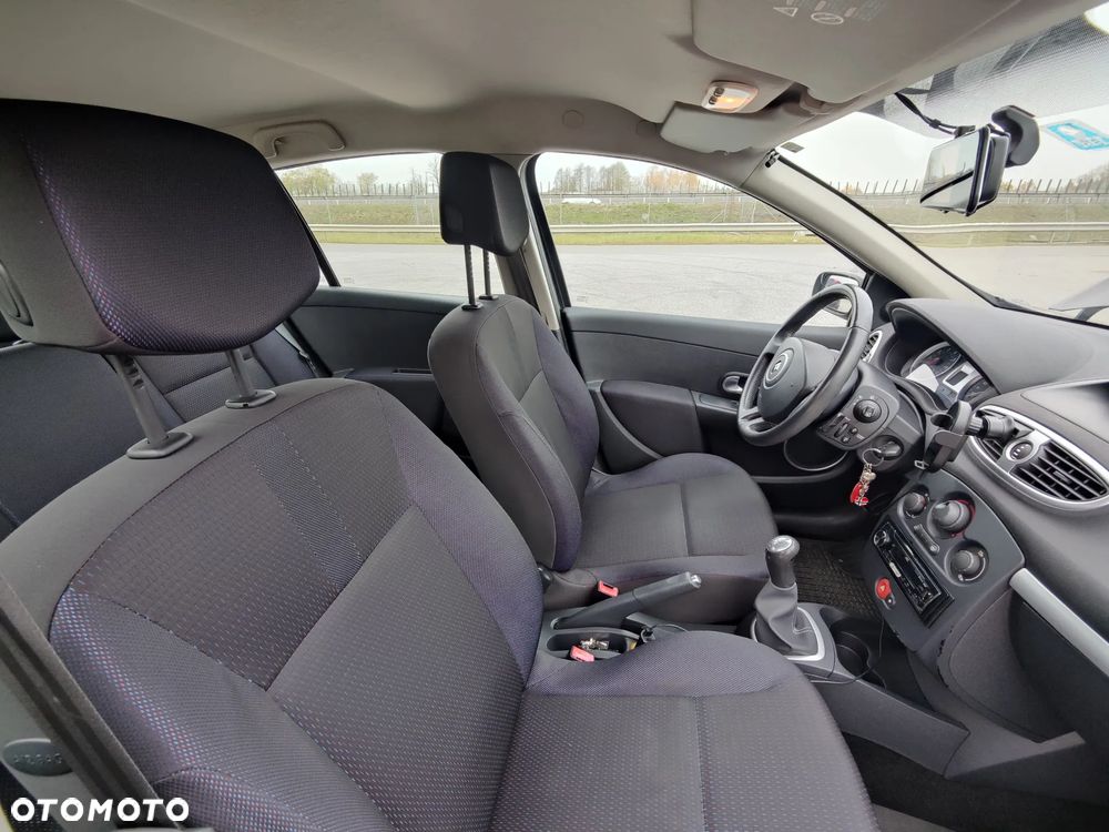 Renault Clio 1.2 16V 75 Dynamique - 9