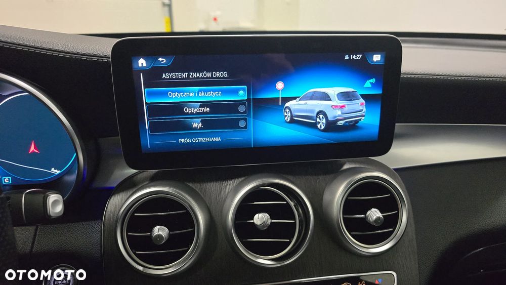 Mercedes-Benz GLC 220 d 4Matic 9G-TRONIC AMG Line Plus - 29