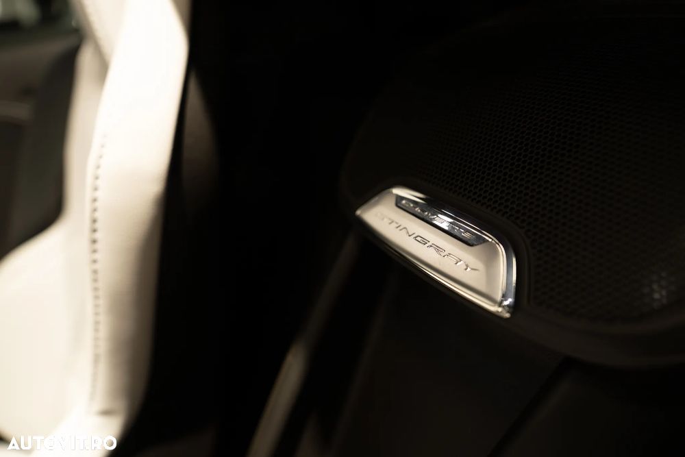 Chevrolet Corvette - 20