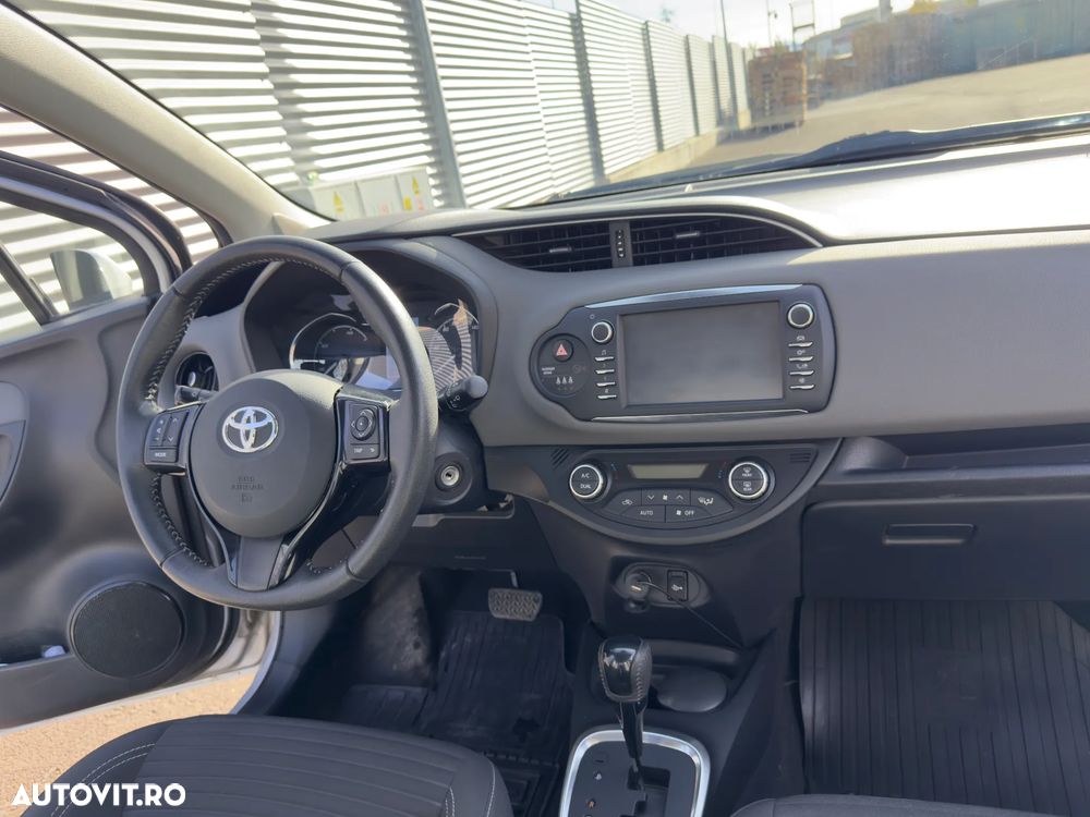 Toyota Yaris - 11
