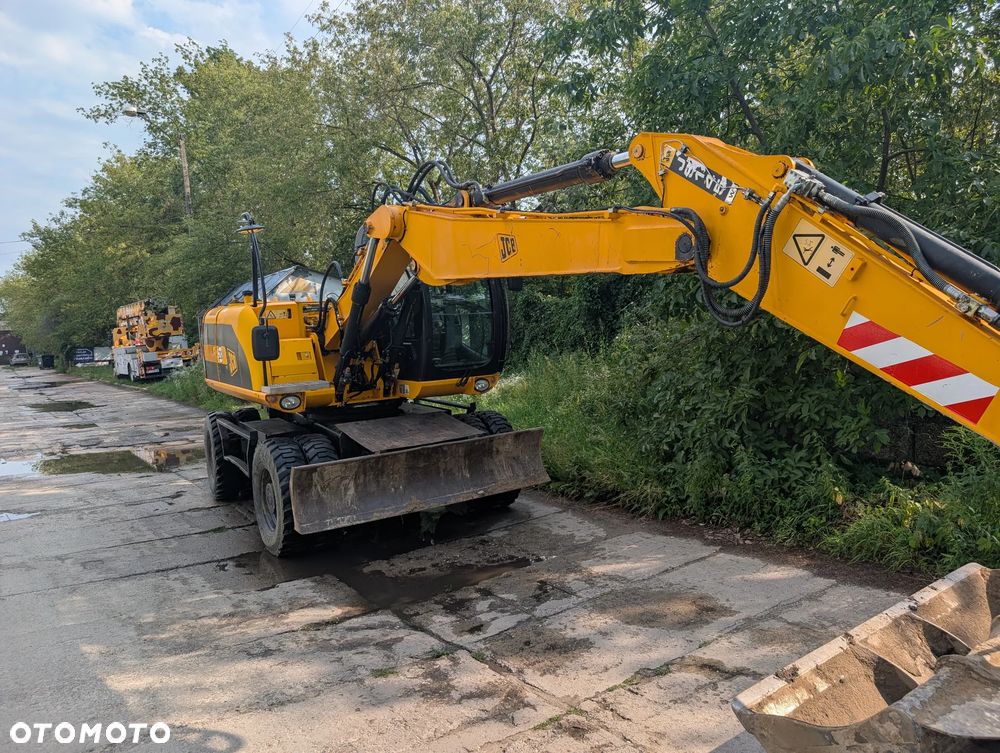 JCB Js145w - 18