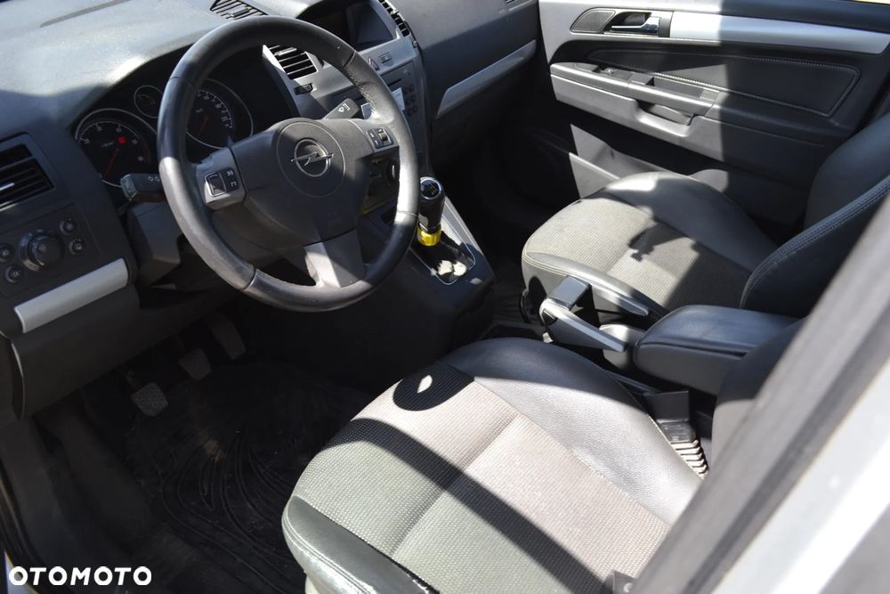 Opel Zafira 1.9 CDTI - 11
