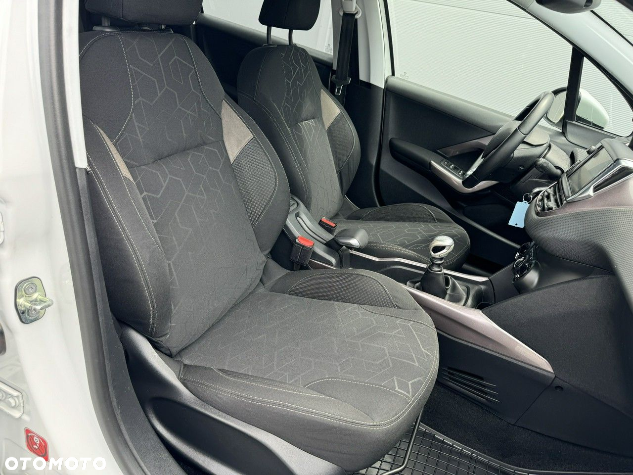 Peugeot 2008 - 34