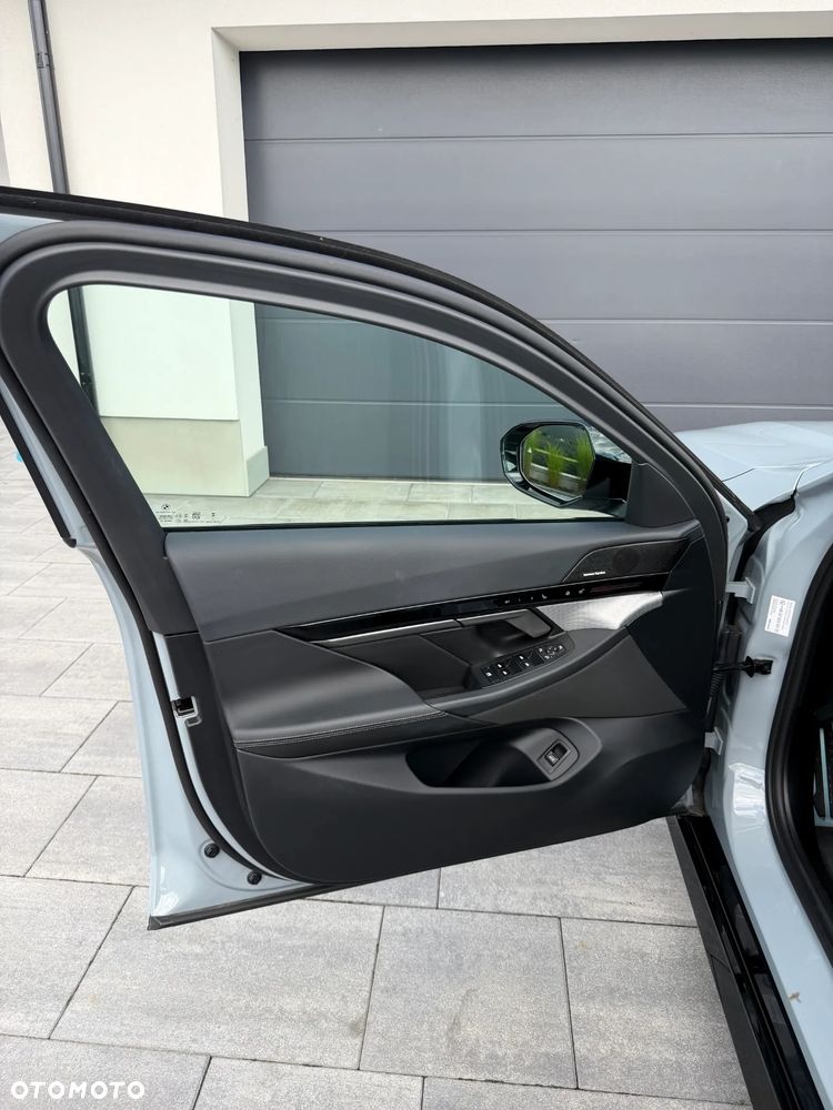 BMW Seria 5 520d mHEV - 25