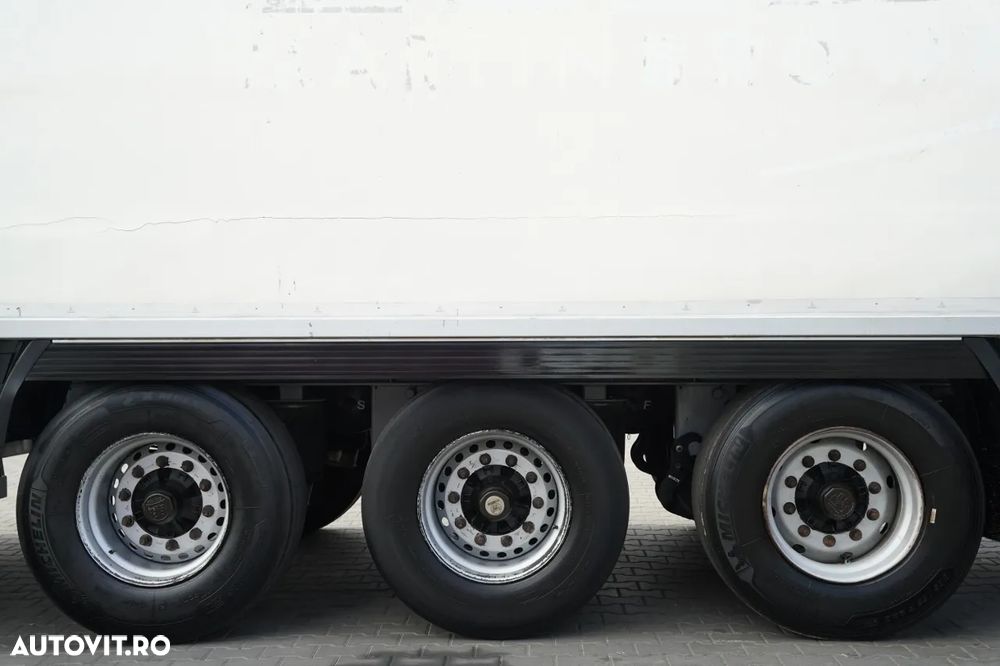 Chereau / REFRIGERAT / TRANSPORT VECTOR 1950 MT / MULTIMEMBRE / AXĂ RIDICATĂ / RIDICARE 2.500 KG / OBLOANĂ - 25