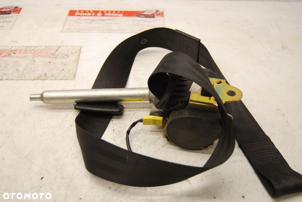 PAS BEZPIECZEŃSTWA PRAWY LEWY PRZÓD 895857706BK 895857705BK AUDI A3 8L - 1