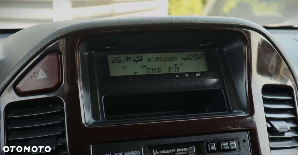 Mitsubishi Pajero - 20