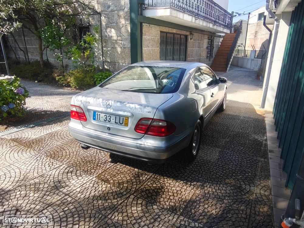 Mercedes-Benz CLK 200 - 4