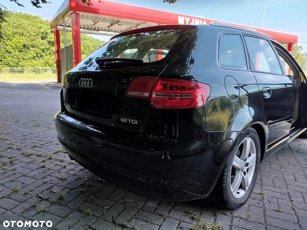 Audi A3 Sportback 1.6 TDI DPF Ambition - 16