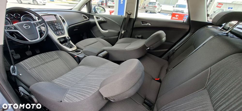 Opel Astra 1.6 Turbo Design Edition - 19