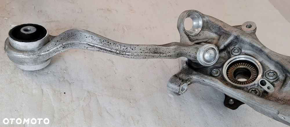 ZWROTNICA LEWA PRZÓD WAHACZE UCHWYT BMW 7 G11 G12 - 7