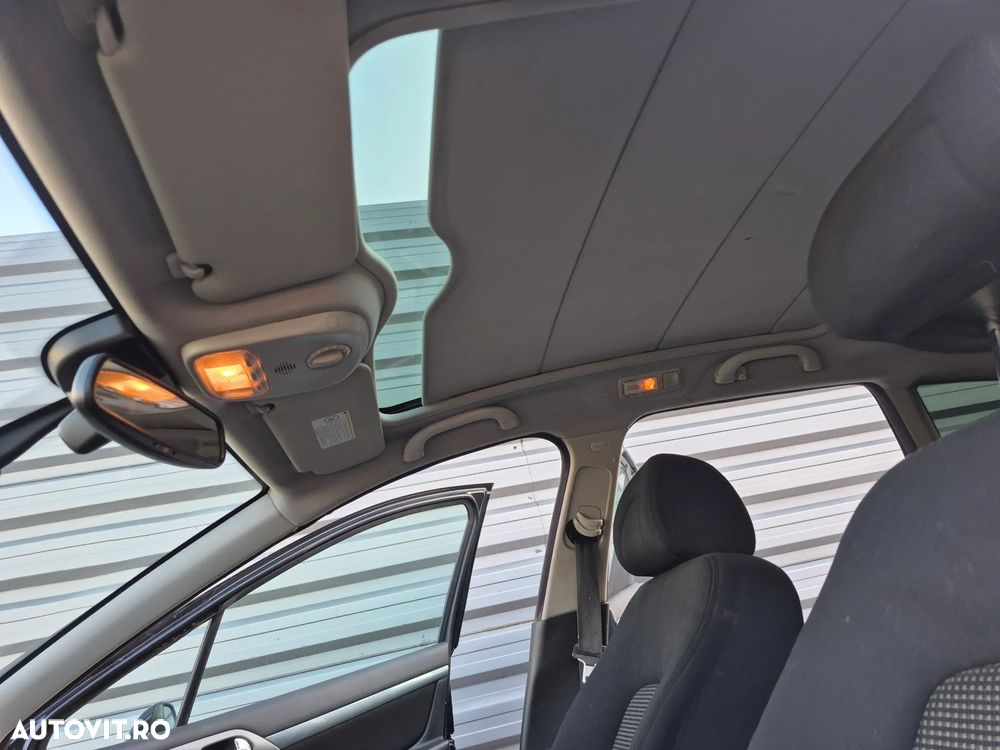 Peugeot 407 HDi 135 Automatik Sport - 32