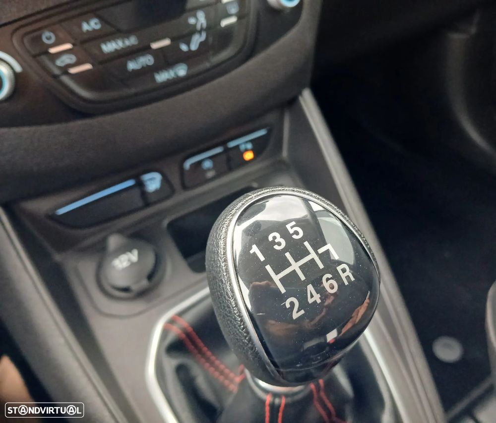 Ford Transit Courier sport - 11