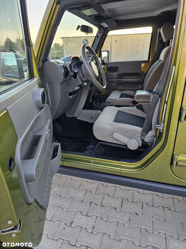 Jeep Wrangler Unlimited 2.8 CRD Rubicon - 11