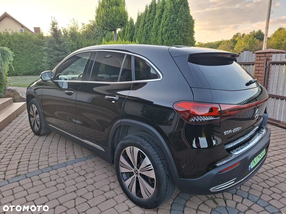 Mercedes-Benz EQA 250+ Electric Art - 4