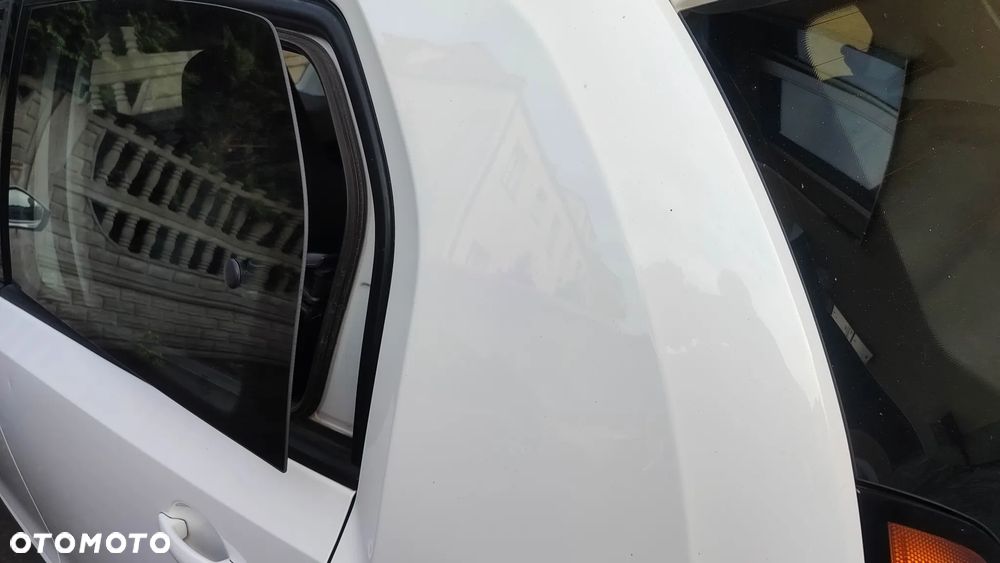 Volkswagen up! move - 9