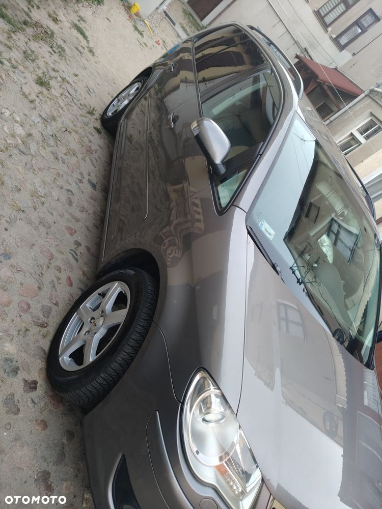 Volkswagen Touran - 5
