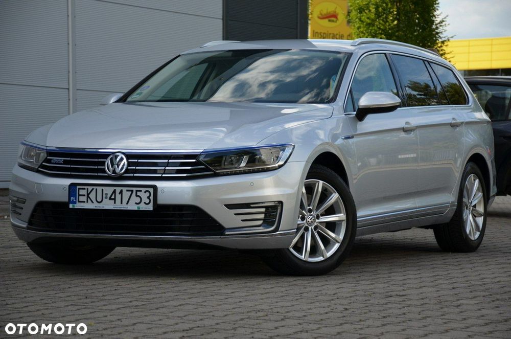 Volkswagen Passat - 2