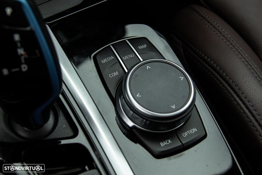 BMW iX3 M Sport Impressive - 37