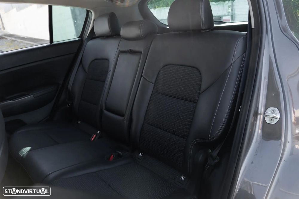 Kia Sportage 1.6 CRDi ISG SX - 10