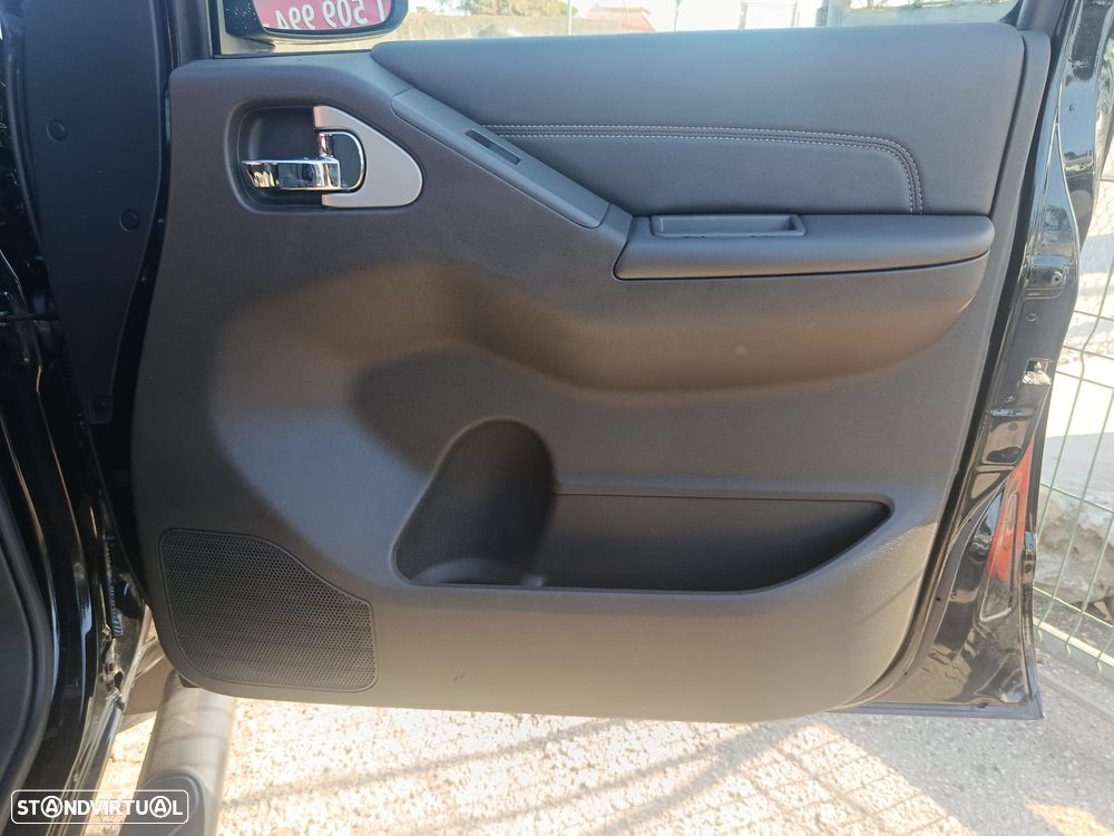 Nissan Navara 2.5 dCi CD LE 4WD - 34