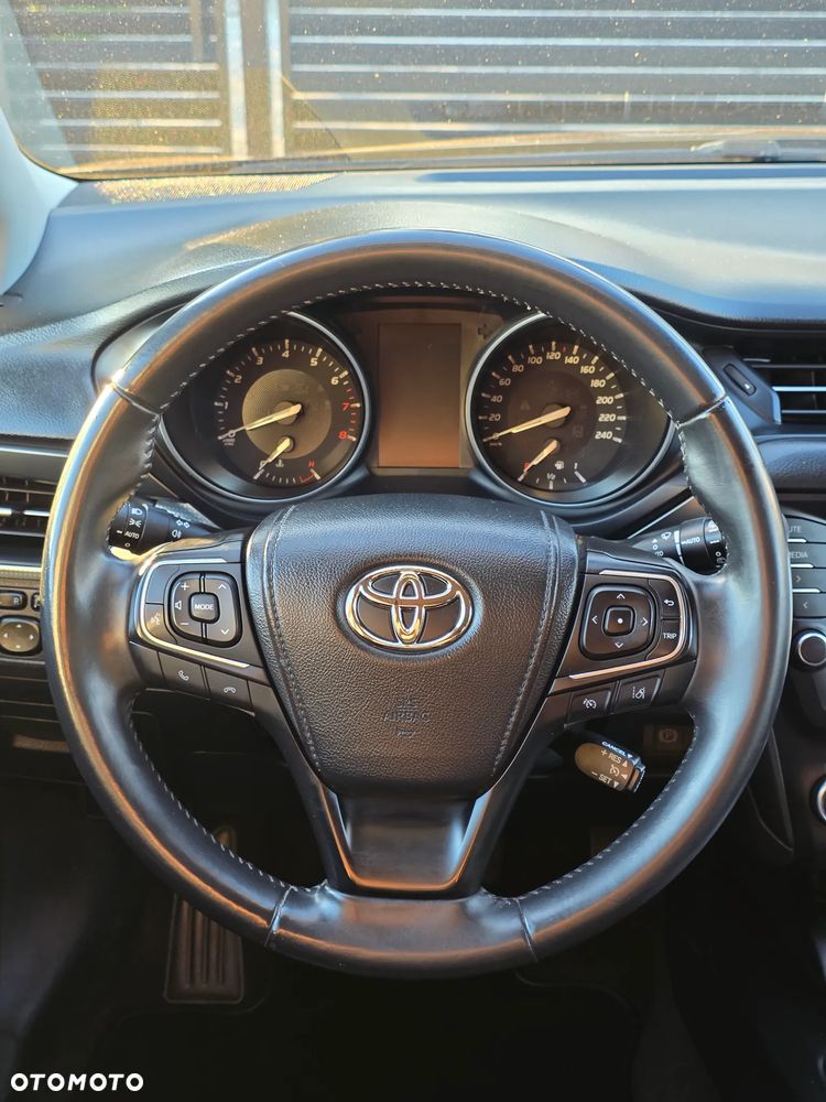 Toyota Avensis - 33