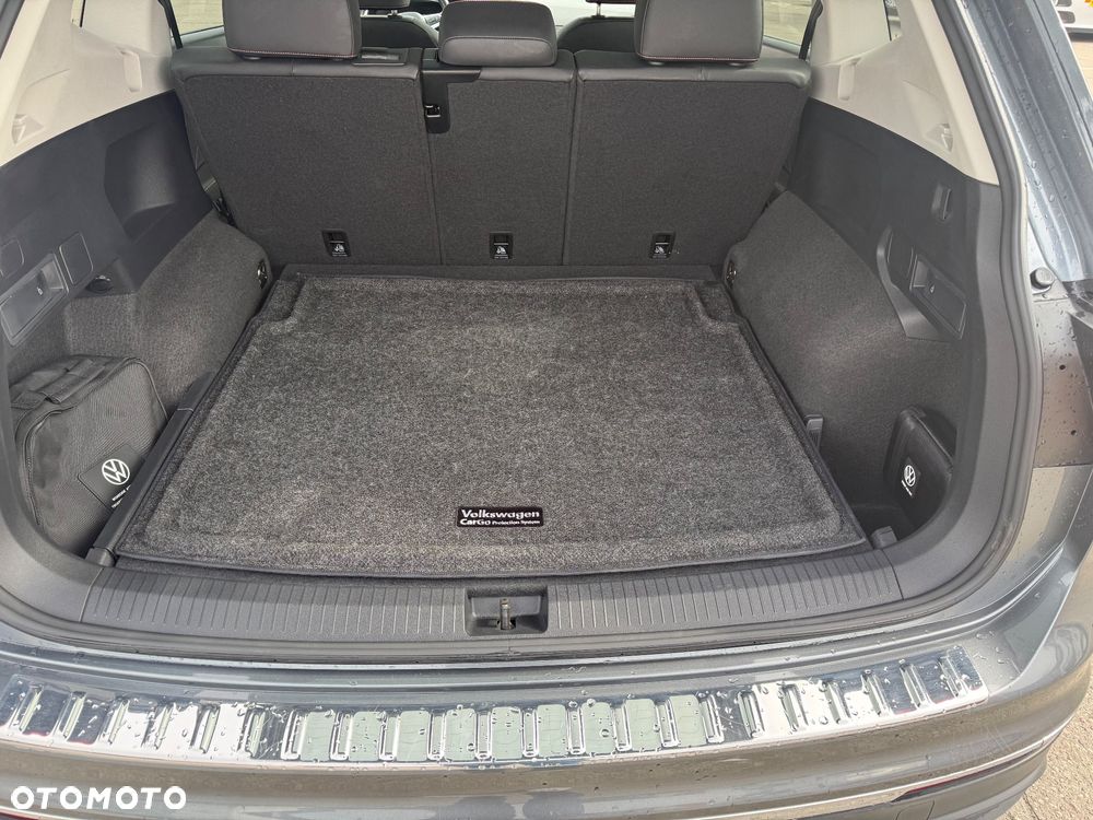 Volkswagen Tiguan Allspace 2.0 TSI 4Mot Life DSG - 17