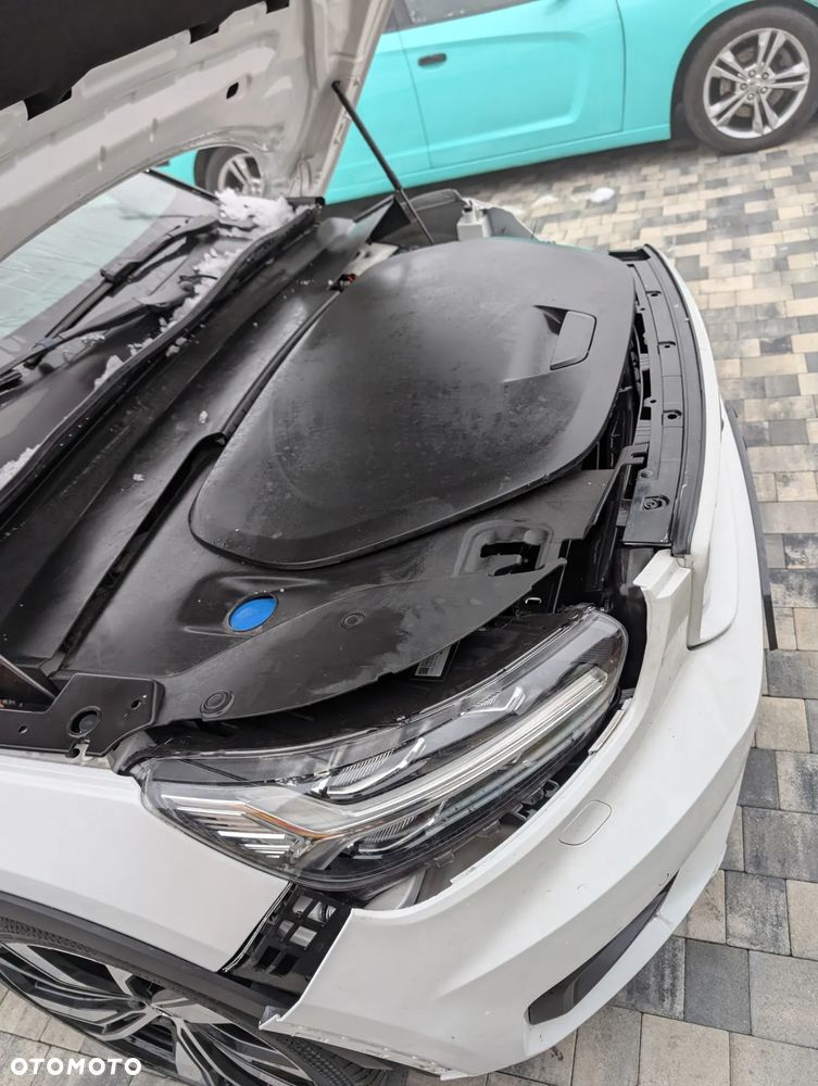 Volvo XC 40 82kWh P8 Recharge AWD Pro - 21