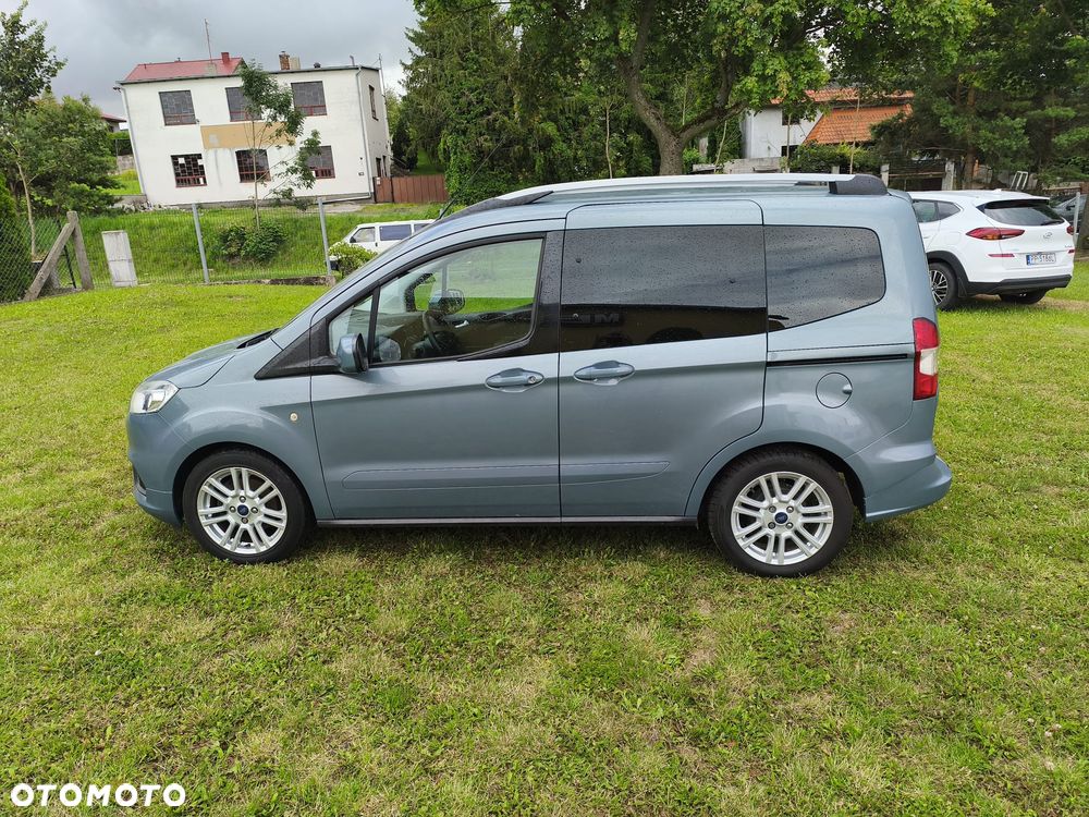Ford Tourneo Courier 1.0 EcoBoost S&S Titanium - 2