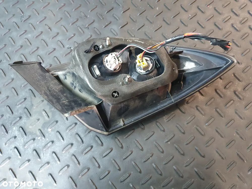 MAZDA 3 BK SEDAN LAMPA TYŁ PRAWA POSIADAM 2 SZT - 2