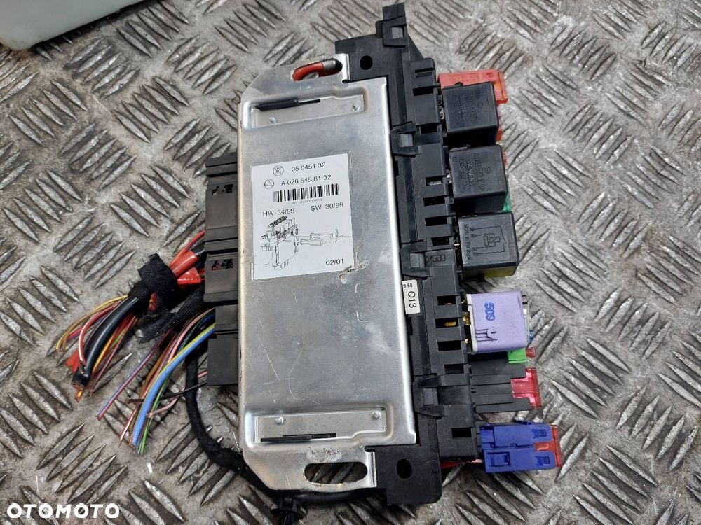 SKRZYNKA PRZEKAŹNIKÓW MODUŁ SAM MERCEDES W220 S KLASA A0285458132 - 1