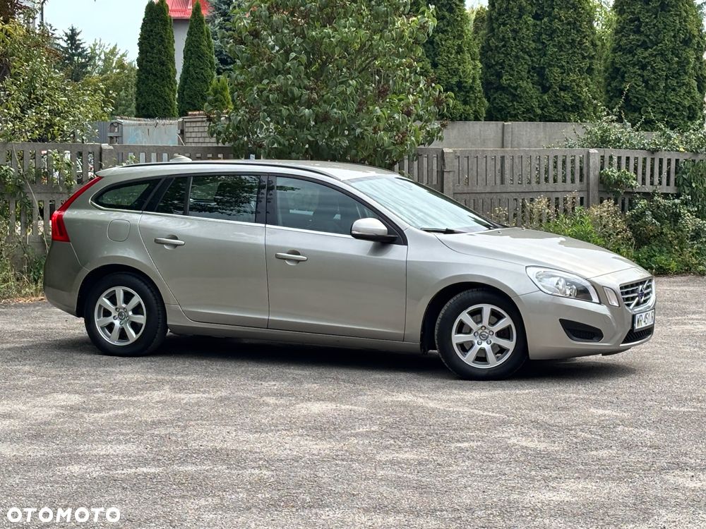 Volvo V60 D3 Momentum - 9