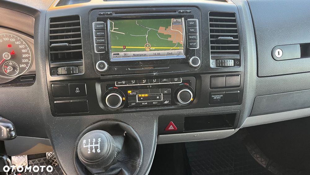 Volkswagen Caravelle - 17